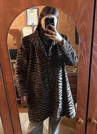 Пальто-накидка коричневе тигрове з натуральними вставками хутра