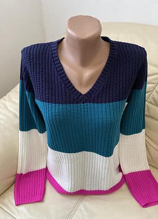 Продам светр з кольоровими блоками