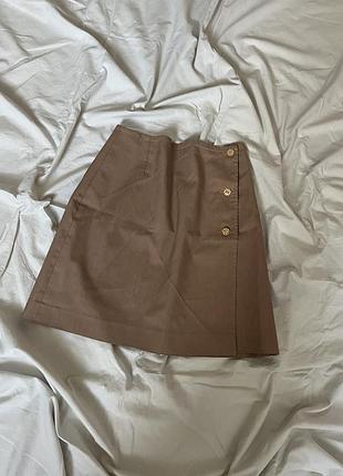 Спідниця класична на ґудзиках пряма, розмір м