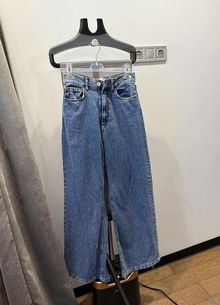 Джинси кльош stradivarius