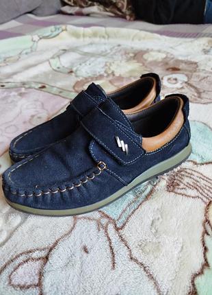 Замшевые детские туфли