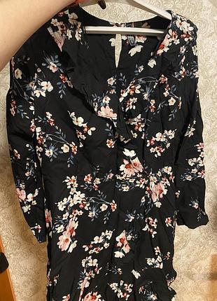 Жіноча сукня з квітковим принцом у ідеальному стані. бренд reinbow