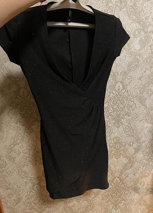 Облягабща сукня міні розмір xs. чорна сукня з глітером