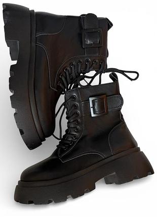 Чорні берці із застібкою