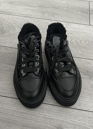 Кросівки,зимове взуття