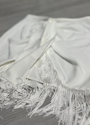 Юбка біла boohoo з бахромою на завʼязках э