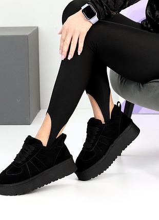 Комфортні жіночі замшеві чорні кросівки зимові теплі на хутрі натуральна замша зима