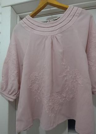 Блуза с вышивкой