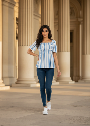 Фактурная блуза в полоску с резиной на груди и коротким рукавом