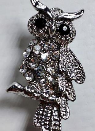 Брошь сова с камнями серебряная мини маленькая детская блестящая пен серебристая совушка совушка совёнчатка гарри поттер букля хедвича