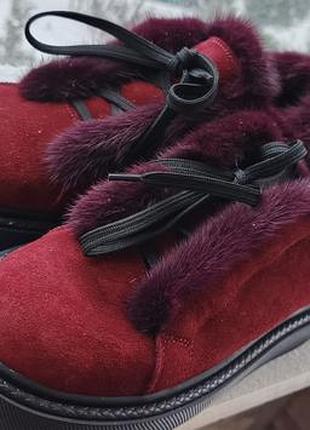 Утепленные зимние женские кеды из натуральной замши и норковым мехом бордо 40 размер