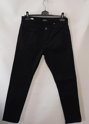 Стильные зауженные джинсы w31