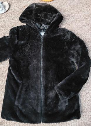 Мягка шуба с капюшоном