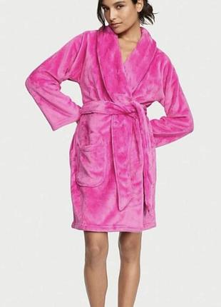 Халат плюшевий victoria's secret summer pink logo short cozy robe