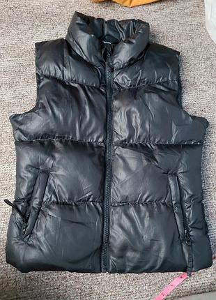 Безрукавка 8-9 р