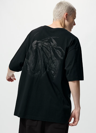 Бавовняна футболка розмір l. xl uniqlo з принтами за мотивами манги берсерк berserk оригінал японія