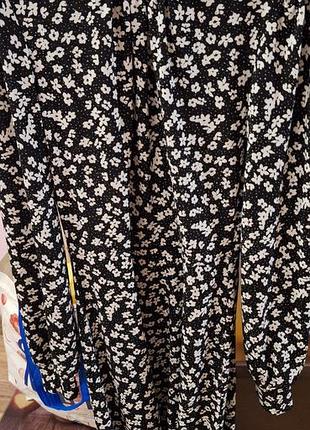 Платье,в мелкую ромашку,итальянского производства