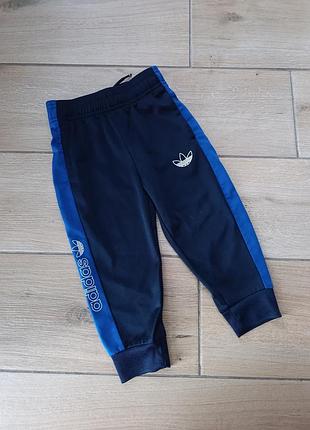 Спортивні штани з манжетами adidas 2-3 роки