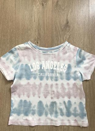 Вкрасная футболка primark на рост 134