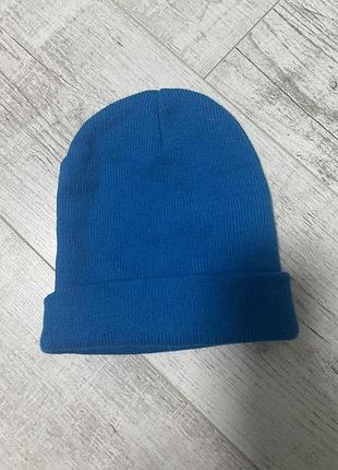 Синя в’язана шапка (beanie)