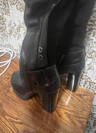 Жіночі сапоги на високому підборі