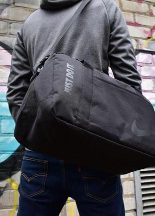 Просто твоя. nike - сумка без лишних слов и логотипов