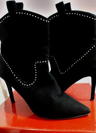 Черные замшевые ботильоны с камушками в ковбойском стиле | р. 38