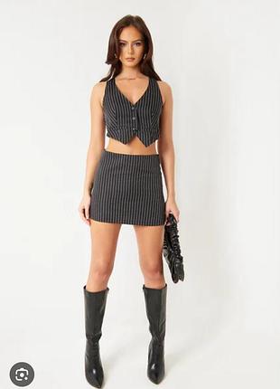 Стильный женский комплект: топ + юбка