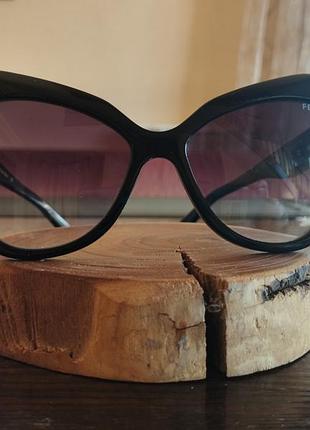 Сонцезахисні окуляри жіночі