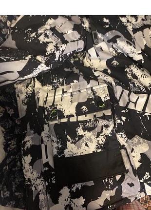 Куртка гарна класна.