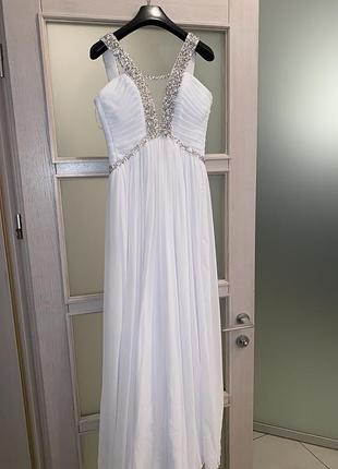Продам неймовірно гарну білу сукню на весілля або випускний вечір