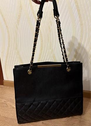 Сумка чорна містка