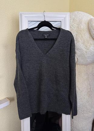 Жіночий светр