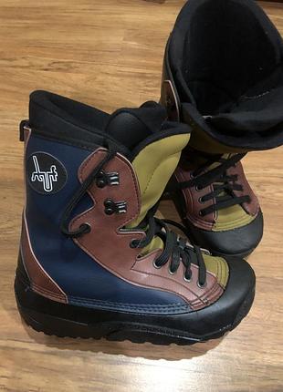 Сноубодні черевики