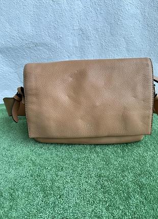 Сумка-кросбоді модель haven street від бренду radley london.