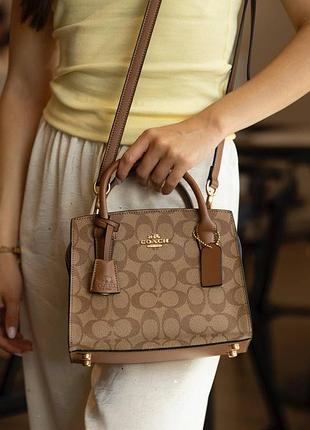 Женская сумка coach andrea carryall коричневая