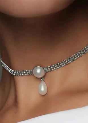 Серебристый чокер-сетка с изящными жемчужинами