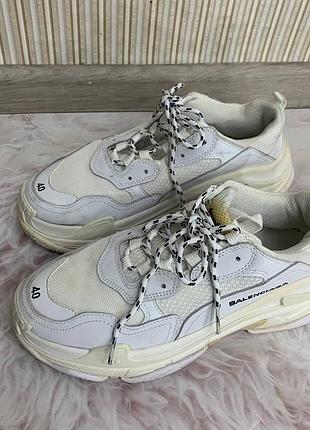 Кросівки брендові