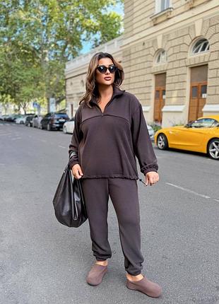 Костюм жіночий