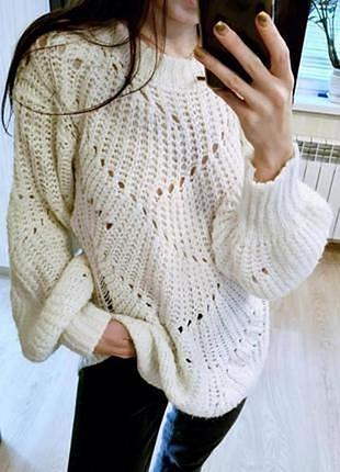 Молочний светр