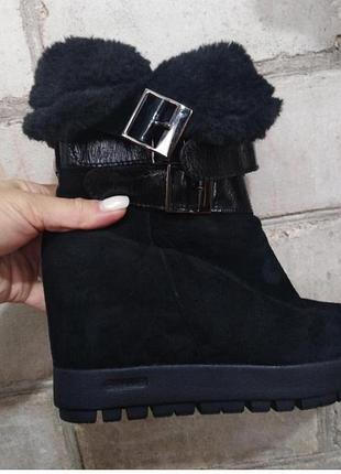 Зимові стильні теплі зручні чобітки замша