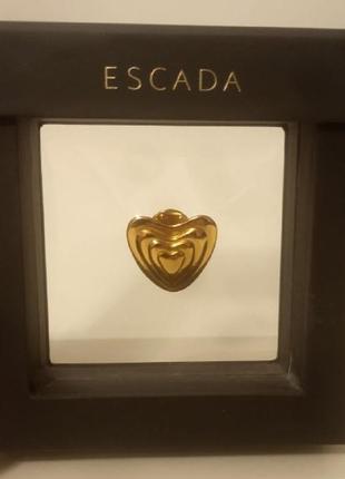 Оригинальная брошь escada