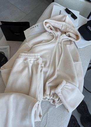 Флісовий спортивний костюм жіночий на флісі теплий якісний базовий на зиму з капюшоном на блискавці зіпка зимовий бежевий чорний