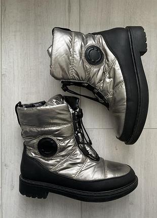 Взуття зимове жіноче