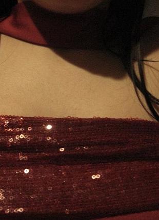 Вечірня червона сукня