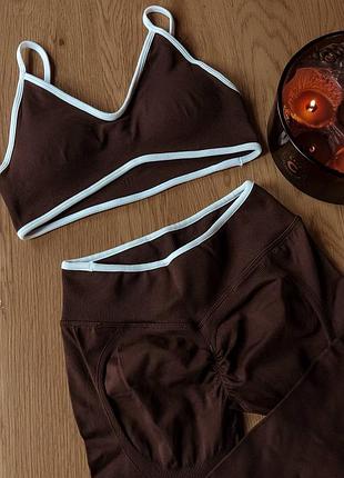 Комплект для спорту: лосіни та топ