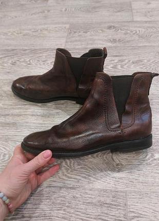 Ботинки челсі з натуральної шкіри.