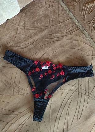 Чорні трусики