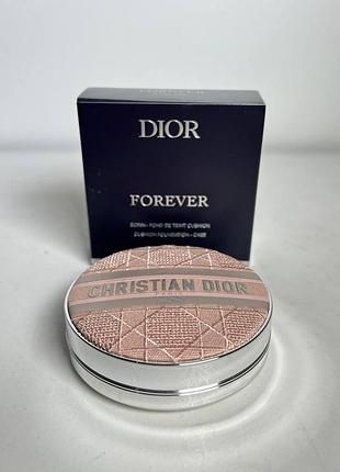 Эксклюзивный футляр для тональной основы dior forever cushion
