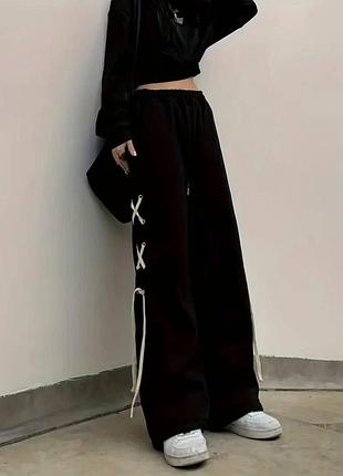 Багги-брюки женские с минималистичным дизайном